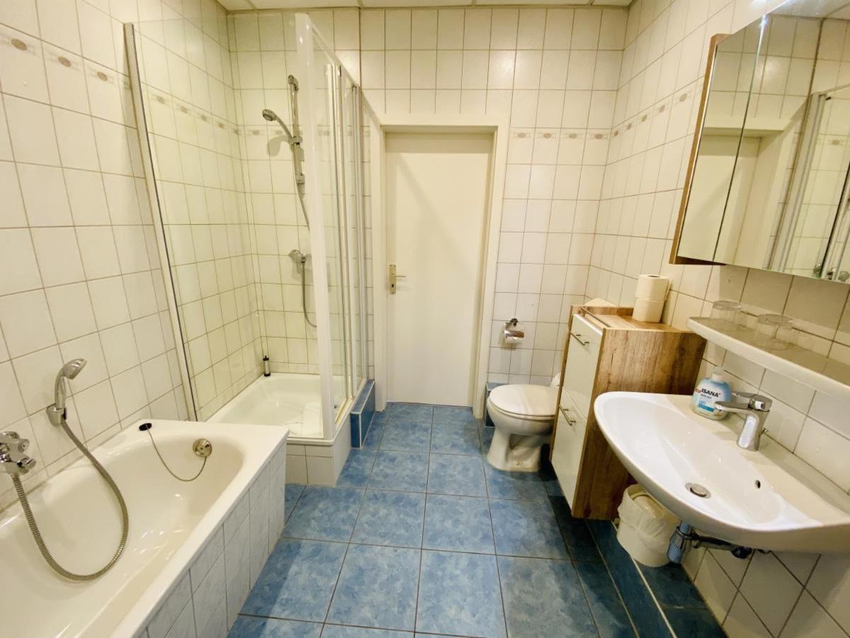 Promenadenblick/Captains-Suite Rostock Buitenkant foto